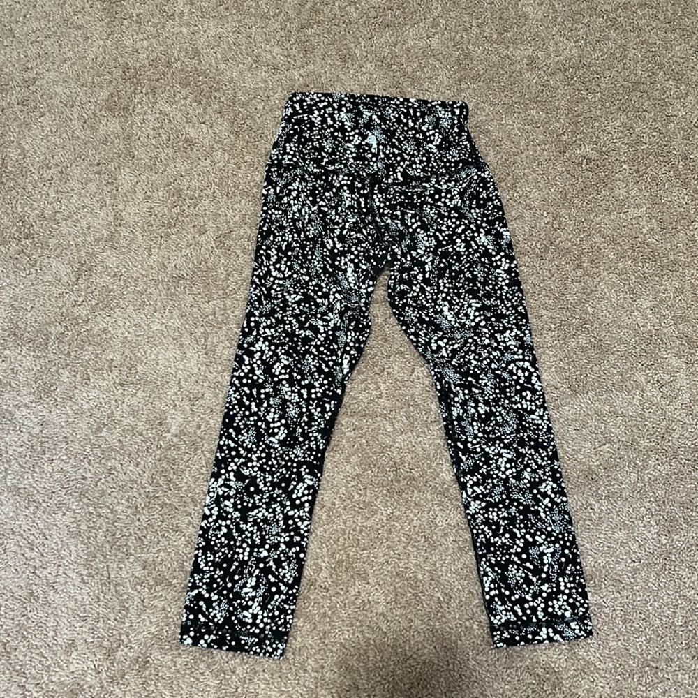 Lululemon black leggings - Picture 2 of 12